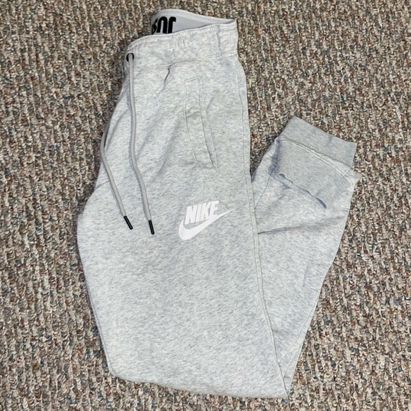 Nike Pants - Women’s gray nike joggers